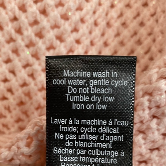EUC Vintage Sears Women’s Medium Pink Crew Neck Sweater with a Slight Sparkle - Picture 9 of 9